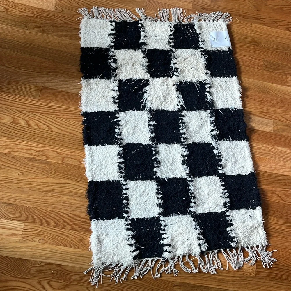 Urban Outfitters Checkerboard Woven Shag Rag Rug NWT